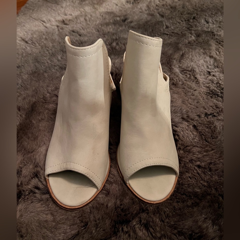 Catherine Malandrino Heeled Booties - Picture 4 of 7